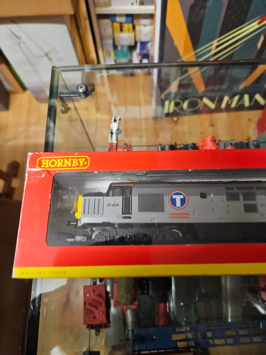 Hornby OO Gauge Diesel Engine - Image 3