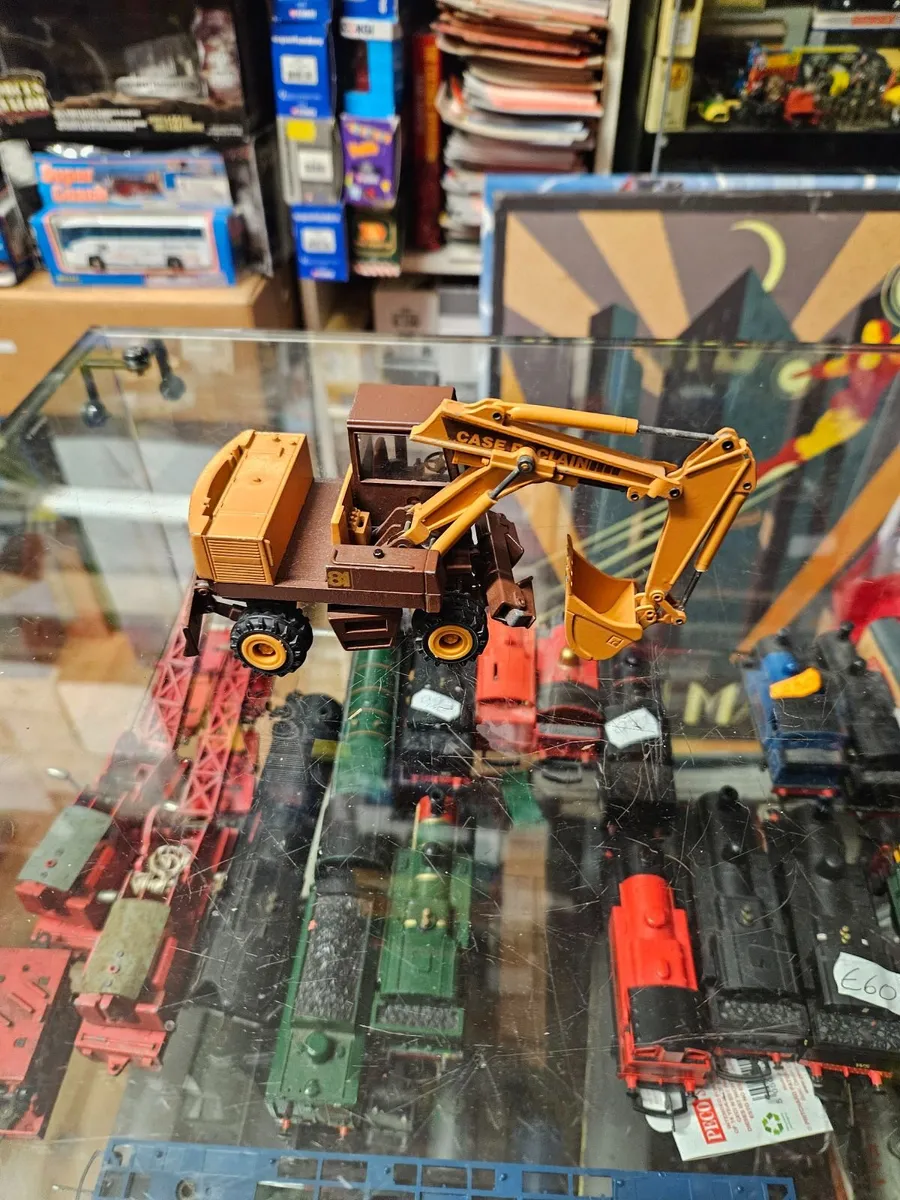 Corgi Conrad Case Wheeled Excavator - Image 3
