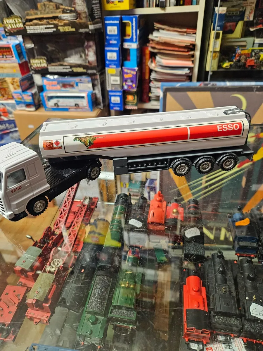 Corgi Esso Tanker - Image 3