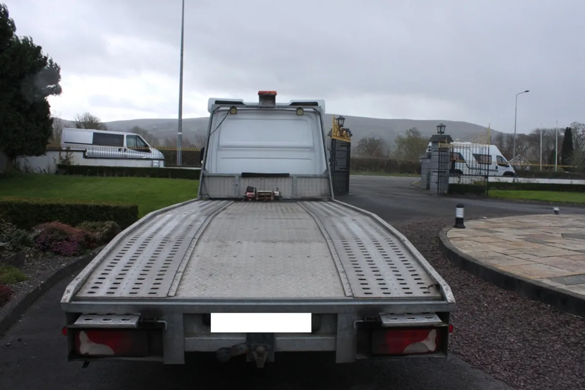 Mercedes Beaver Tail Recovery Truck Auto, 2014 - Image 2