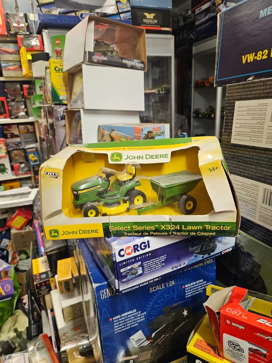 Corgi ERTL John Deere Lawn Tractor - Image 1
