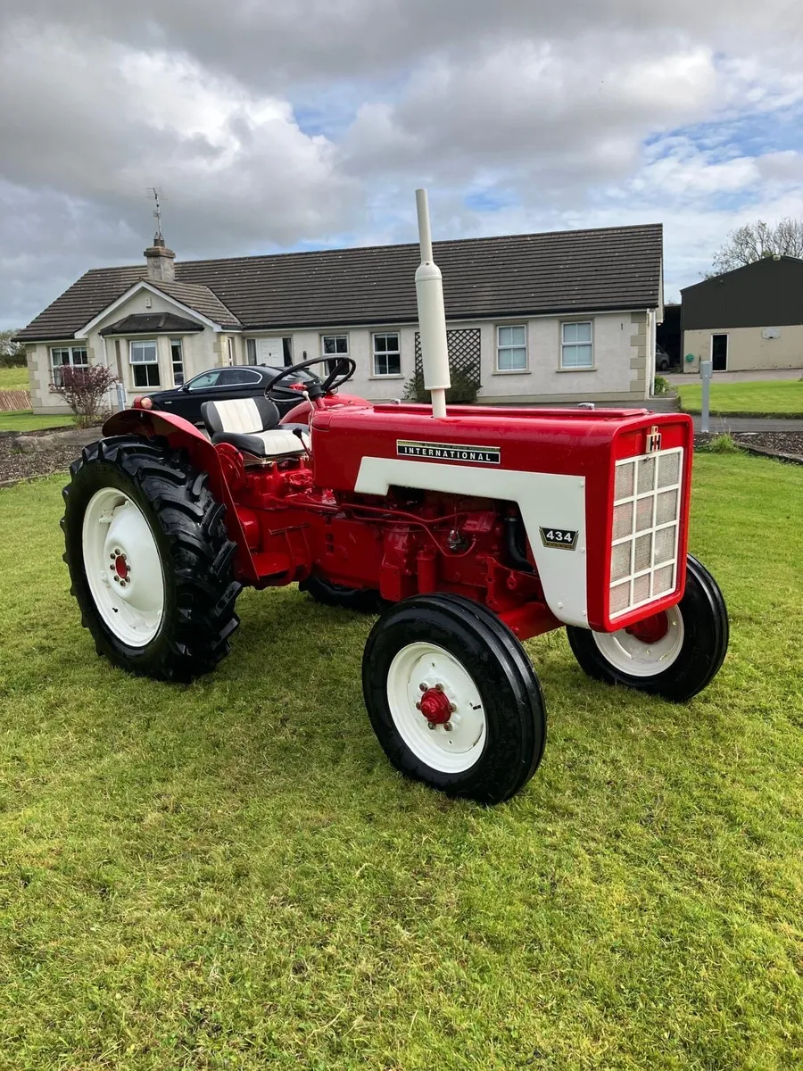International 434 - Image 1