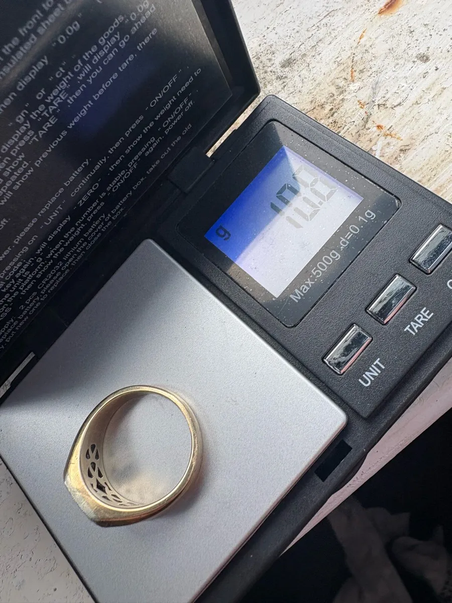 9ct Gold & Diamond 💎 Ring 0857861538 - Image 3