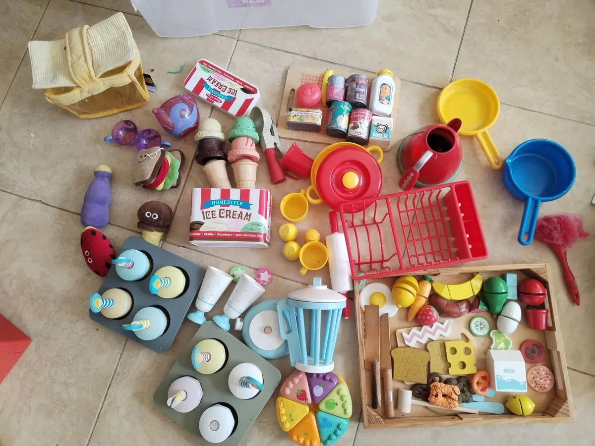 Toy kitchen sets Melissa and Doug brand - Image 2