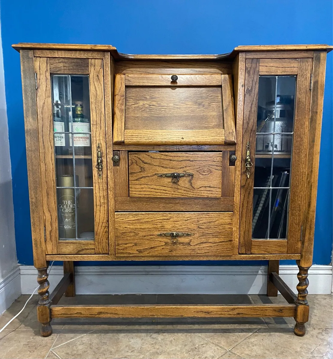 Oak drinks cabinet - Image 1