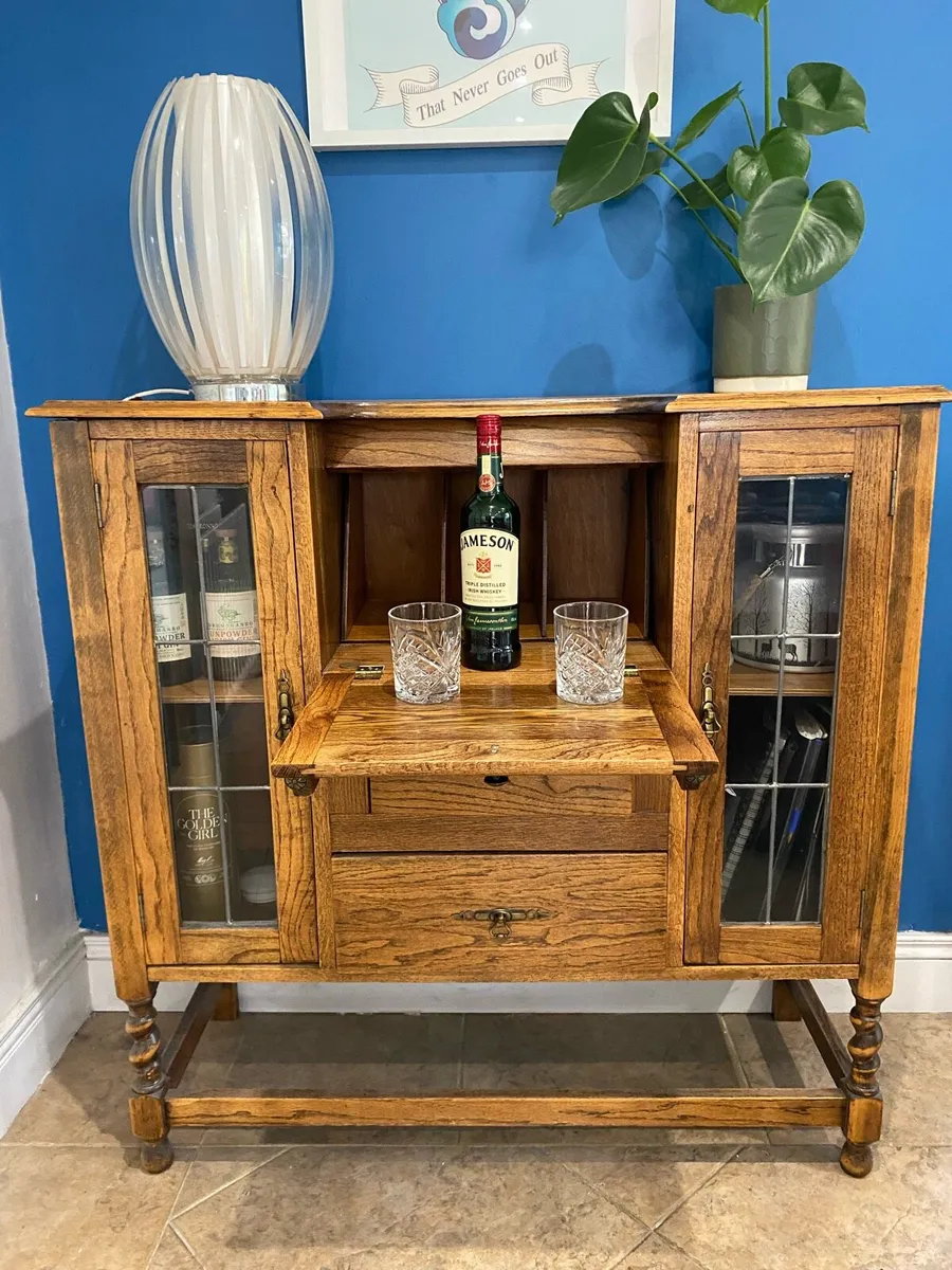 Oak drinks cabinet - Image 3