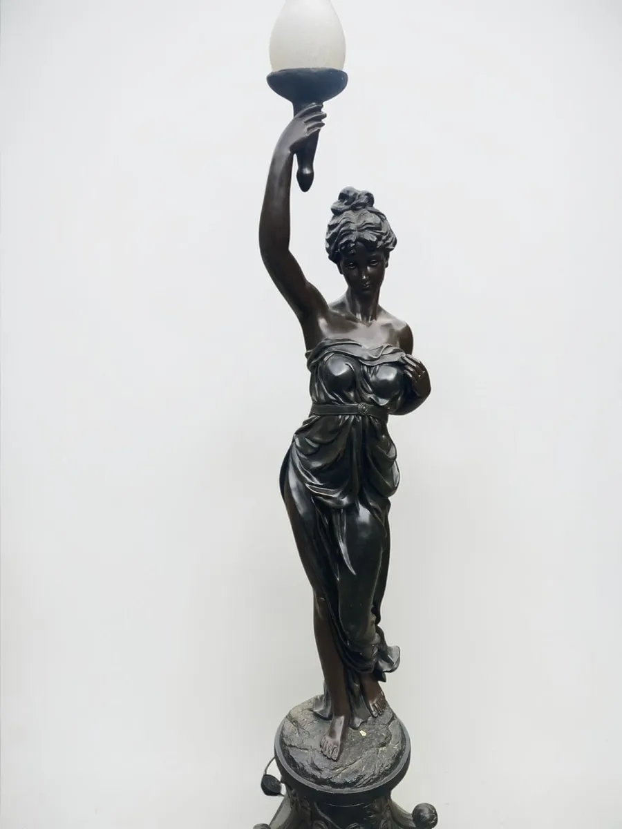 Floor Lamp - Freestanding Light - Antique Style - Image 3