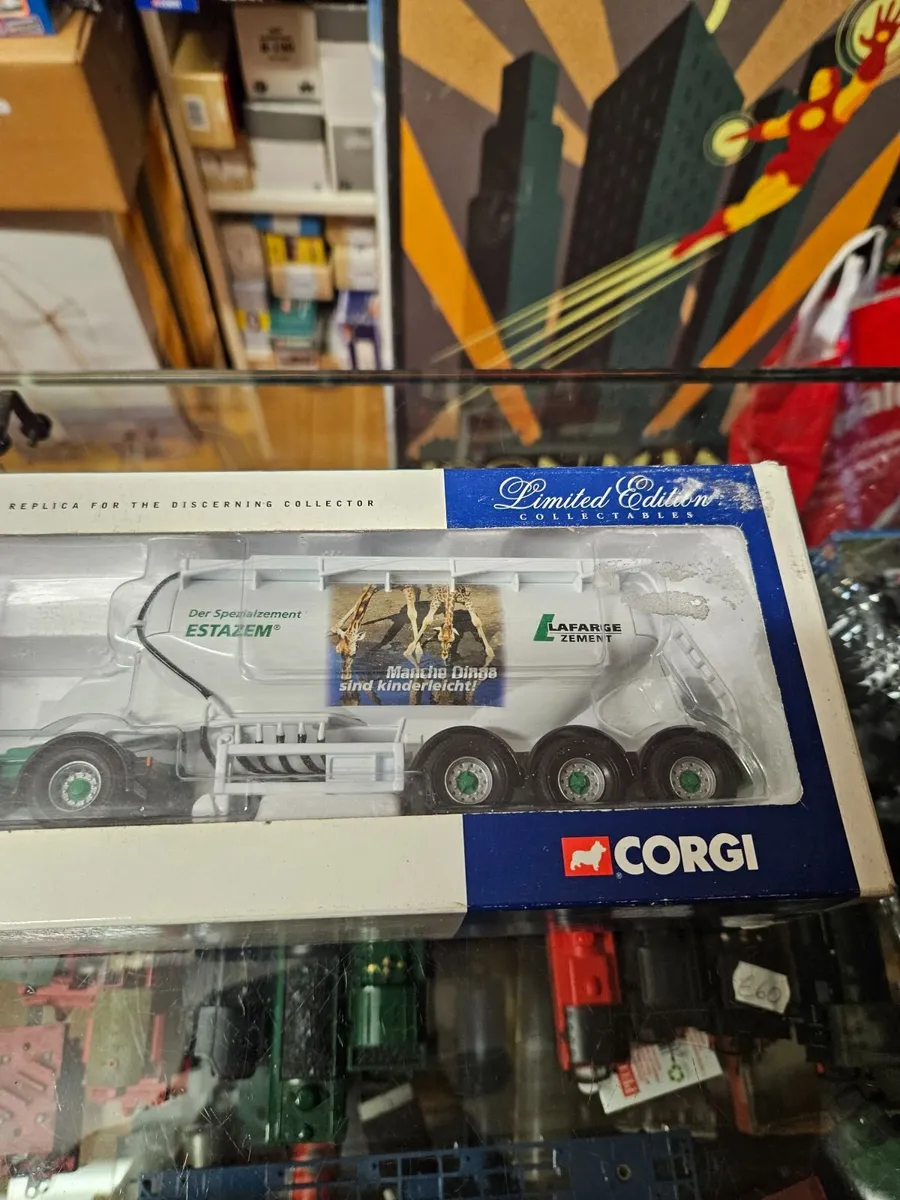 Corgi MAN Tractor Unit and Bulk Tanker Trailer 1.5 - Image 3