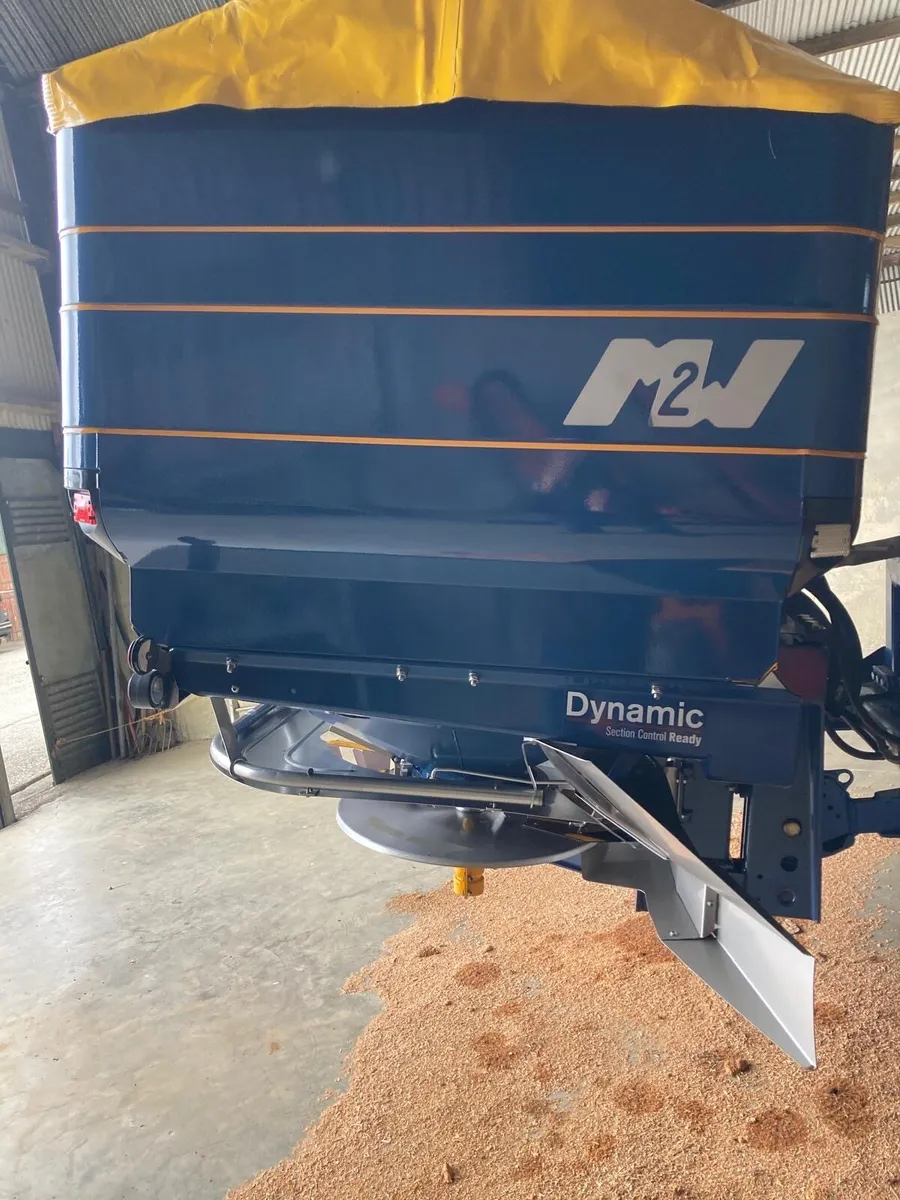 BOGBALLE M2W FERTILISER SPREADER 2.5 TONNE - Image 2