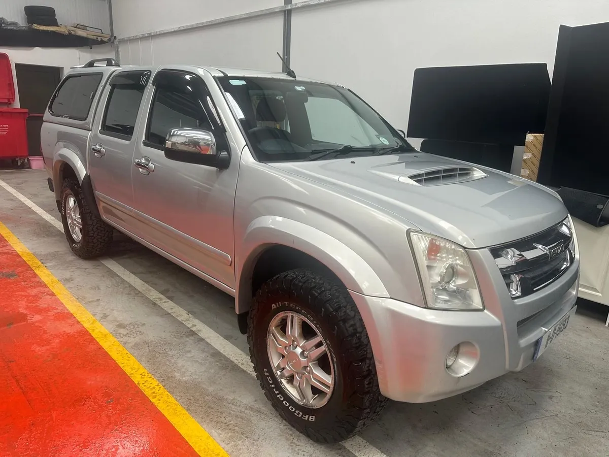 Isuzu D max 3.0 Crew cab - Image 1