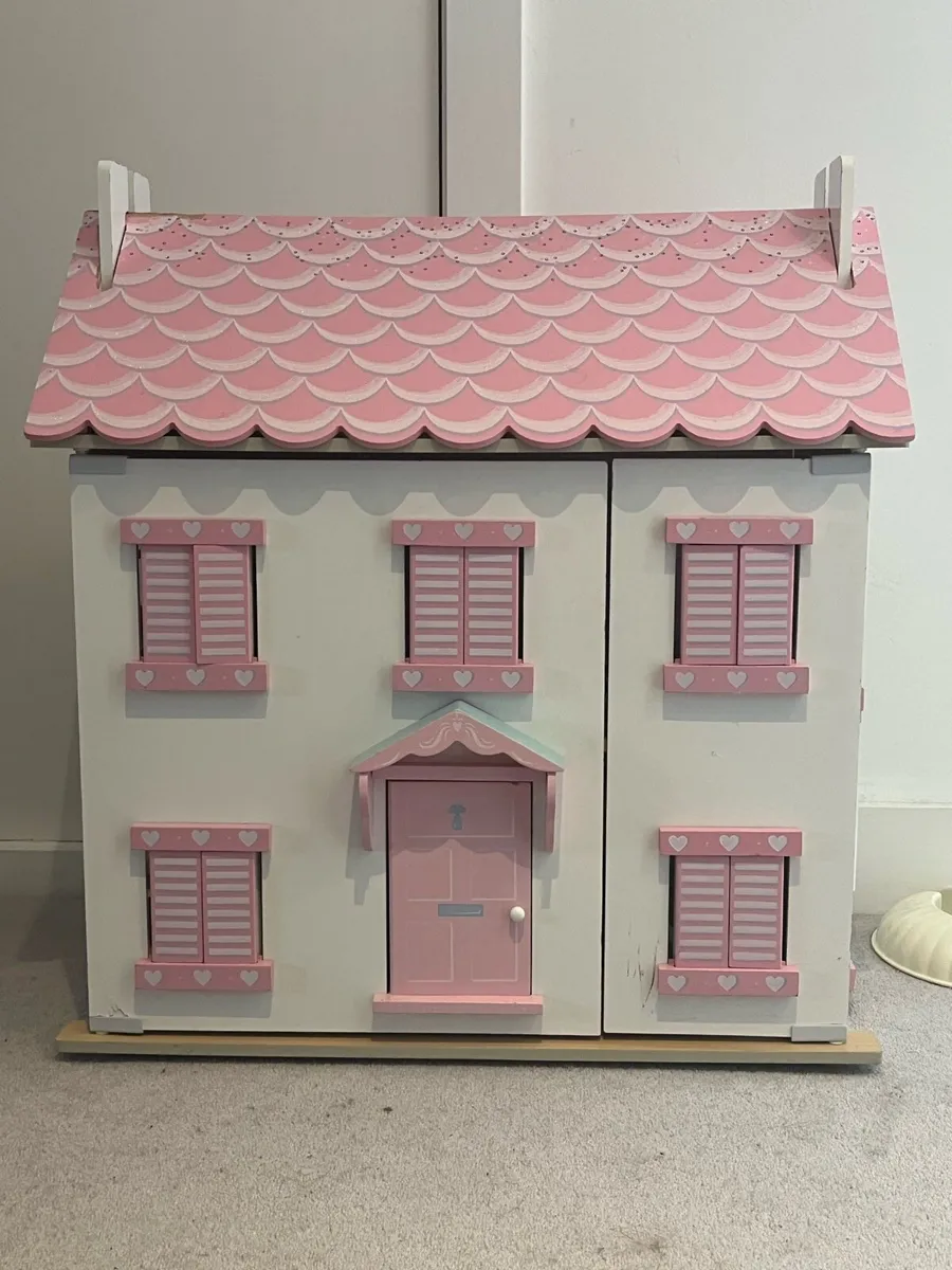 Wooden dolls house - Image 1