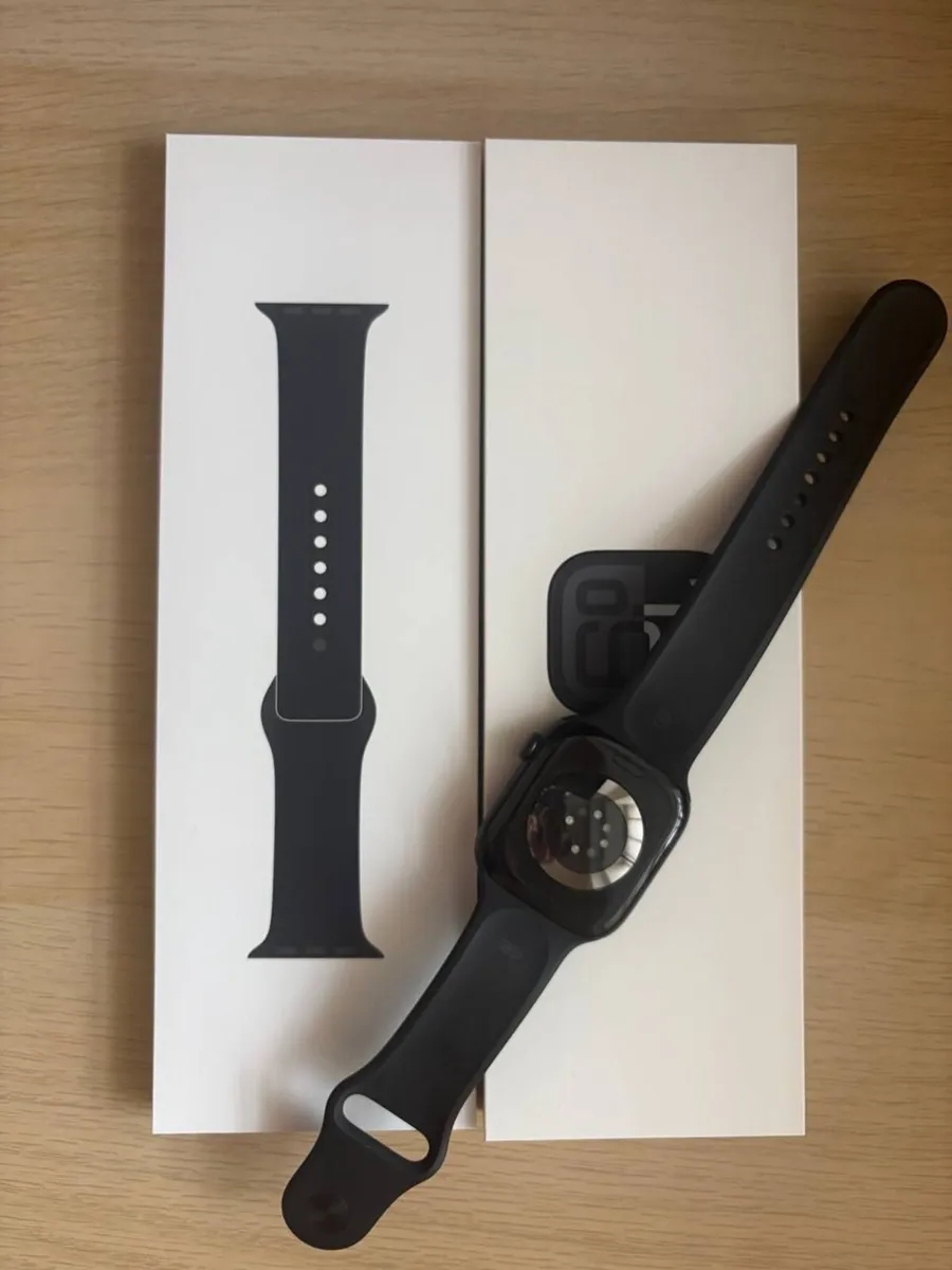Apple Watch Series 10 46mm Jet Black Aluminium - Image 2