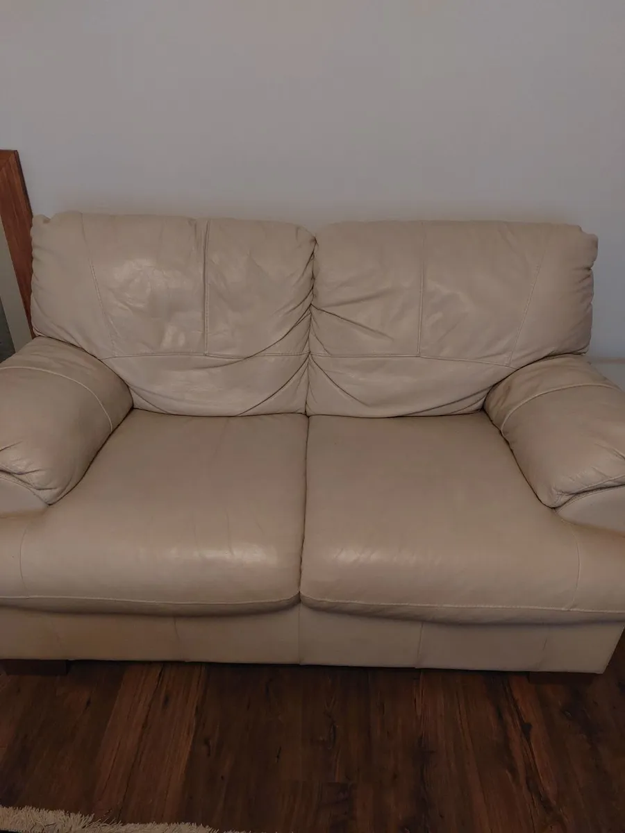 Leather suite, 3 and 2 seater, cream - Image 1