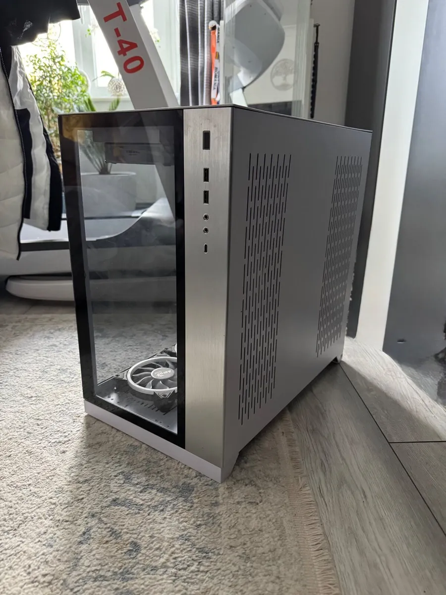 White Gaming PC – GTX 1660 Super | i5-9500KF | 32G - Image 1