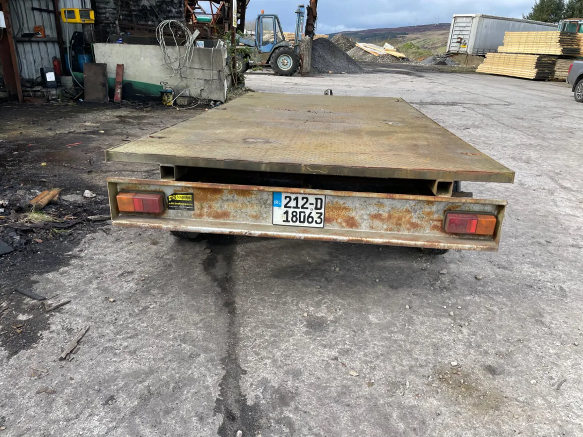 Tri axle heavy duty flat trailer - Image 2