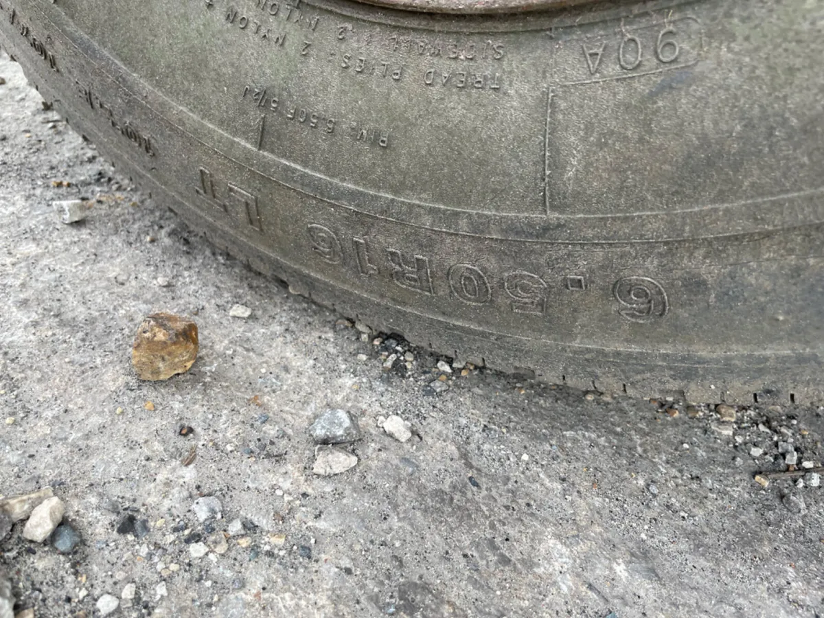 Tri axle heavy duty flat trailer - Image 3