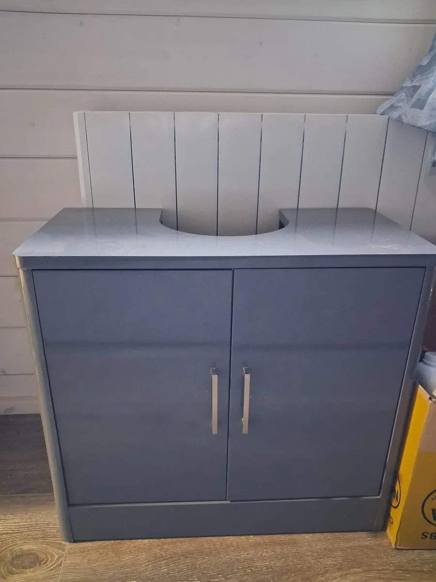 Bathroom Under sink cabinet - Image 1