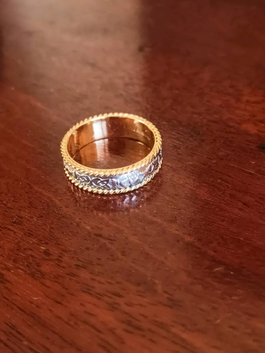 Claddagh 18ct Two Tone Gold White and Yellow - Image 2