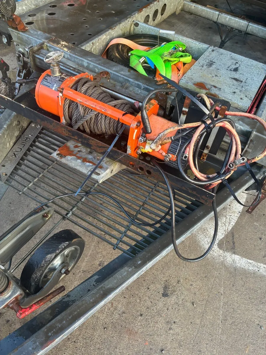 Recovery winch - Image 2