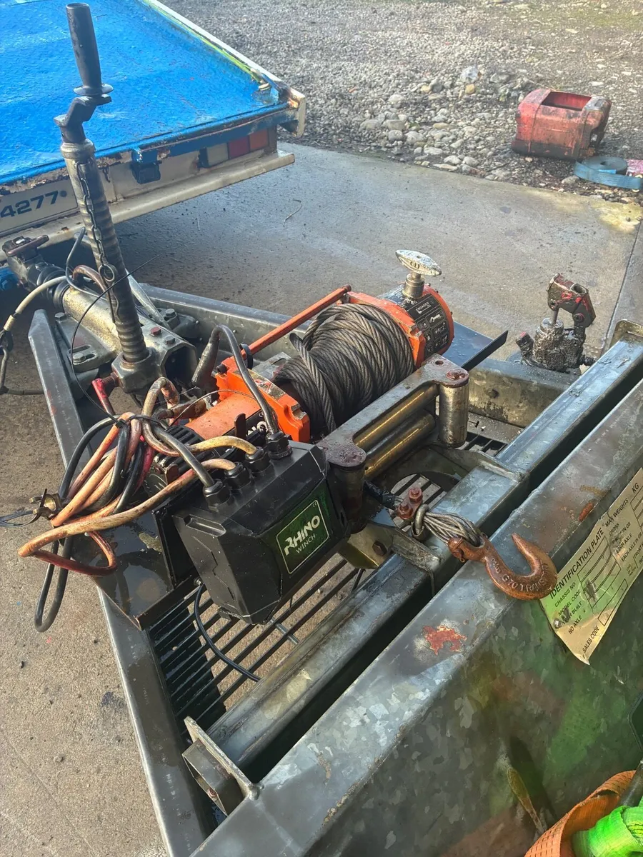 Recovery winch - Image 1
