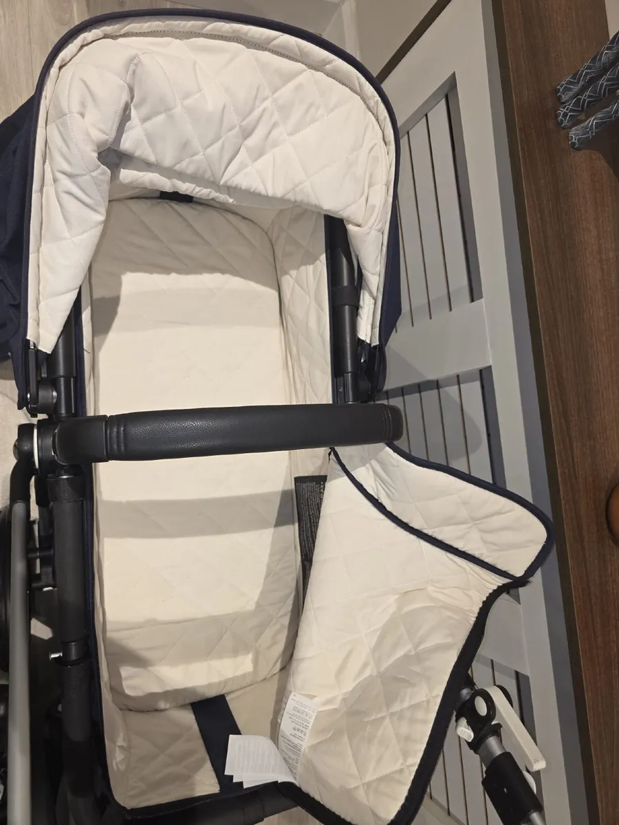 Bugaboo Cameleon 3 Car seat Isofix base - Image 2