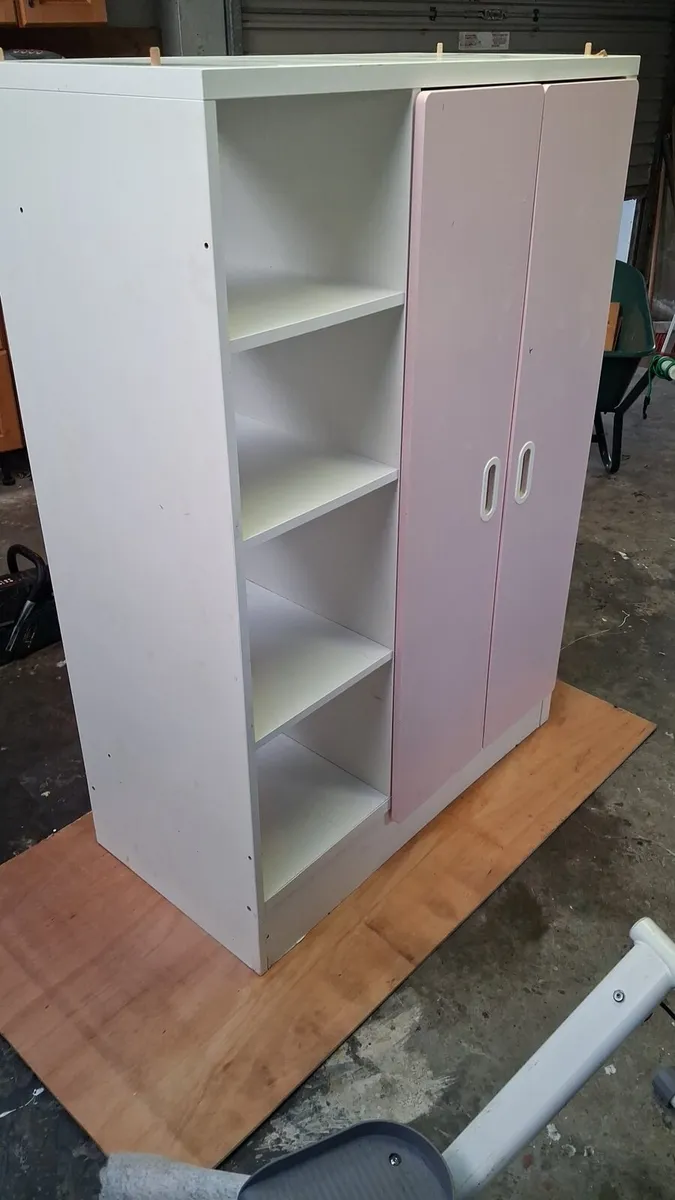 Childs girl wardrobe - Image 1