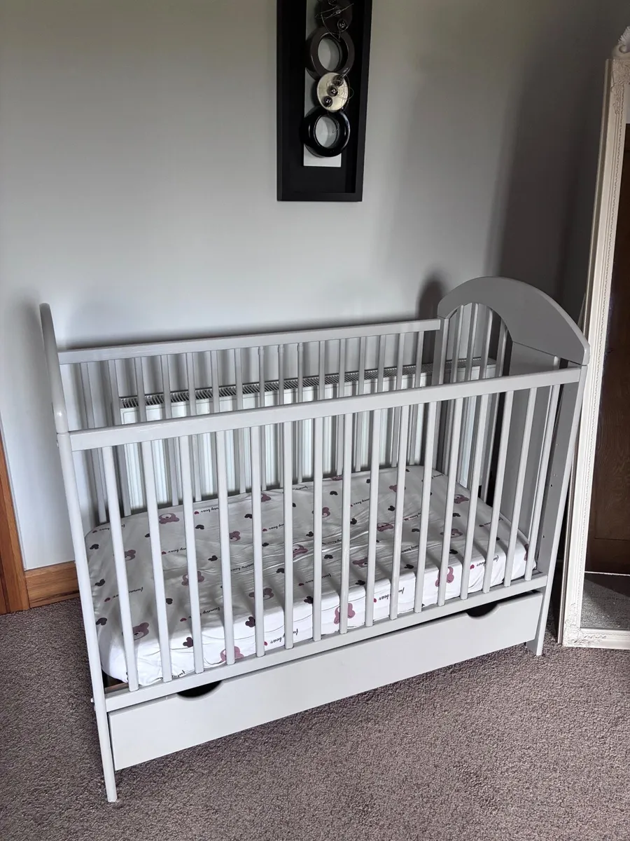 Baby cot - Image 3