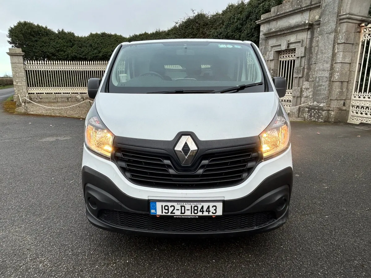 2019 Traffic 1 Owner CVRT 01/27 NO VAT - Image 4