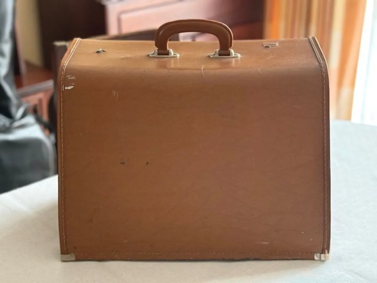 Sewing Machine - Image 3