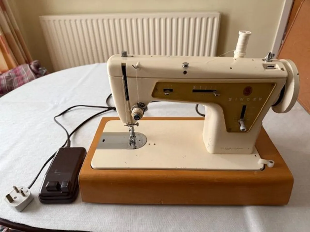 Sewing Machine - Image 4