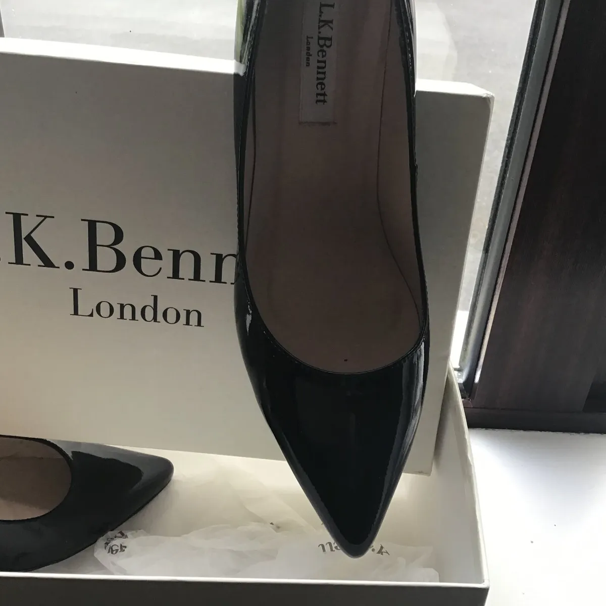 Ladies designer patent shoes ,Black & Navy si 36.5 - Image 2