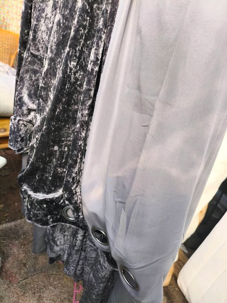 Beautiful gray crushed velvet curtains ,new 90/90 - Image 2