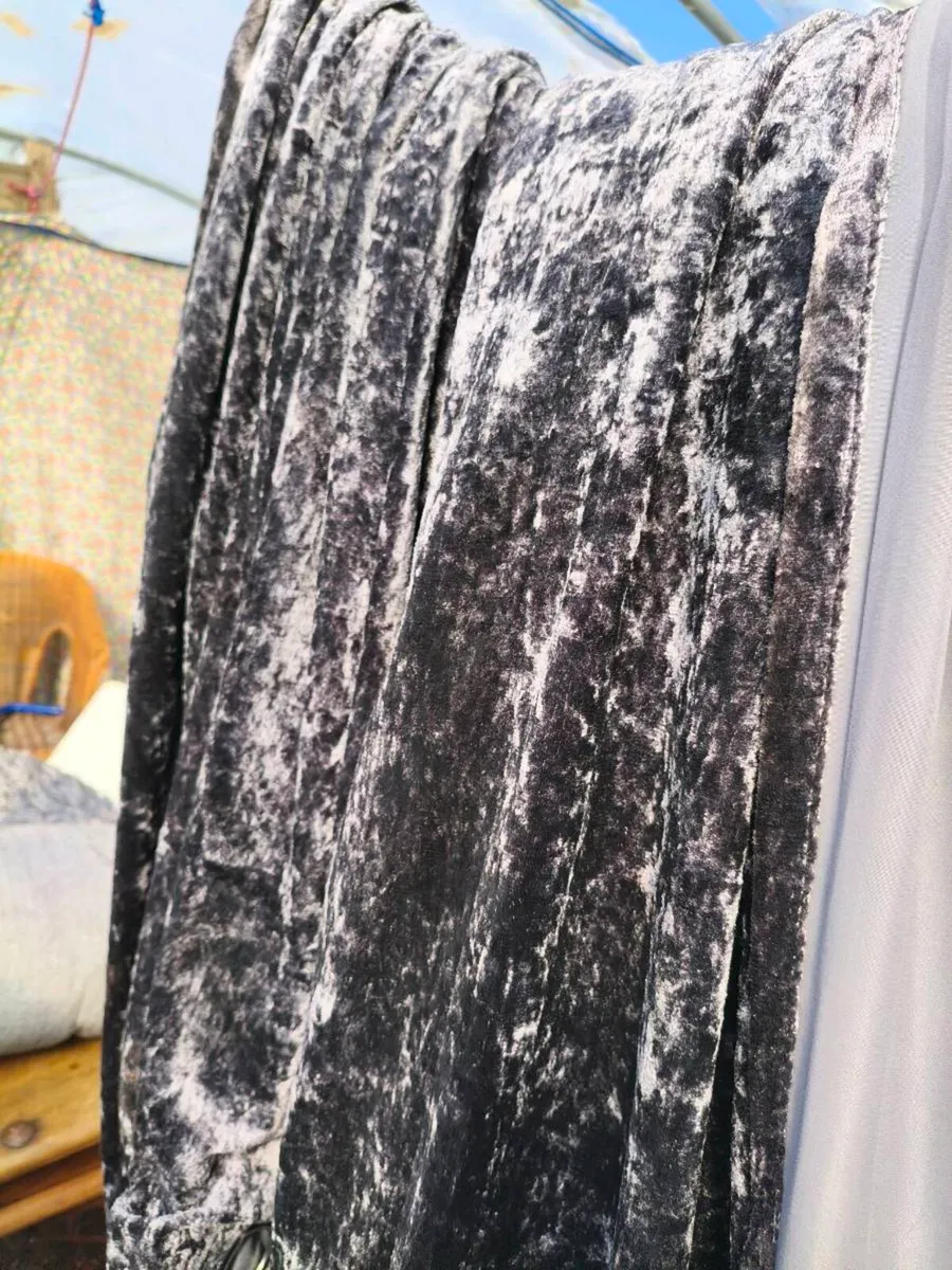 Beautiful gray crushed velvet curtains ,new 90/90 - Image 1