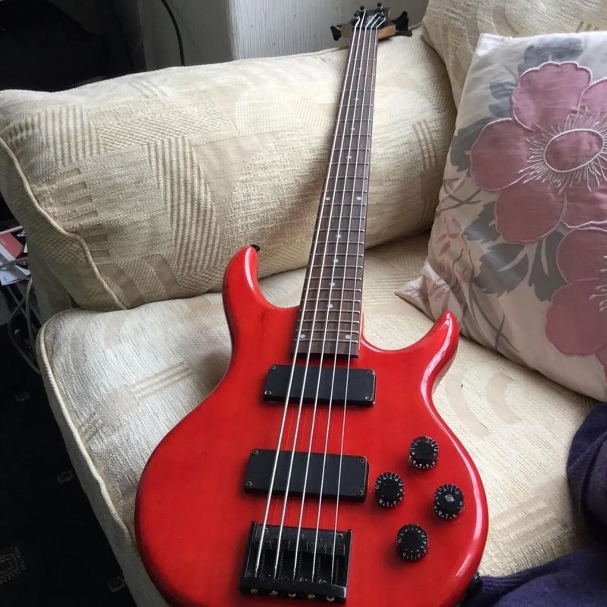 Stellah 5 string bass - Image 4