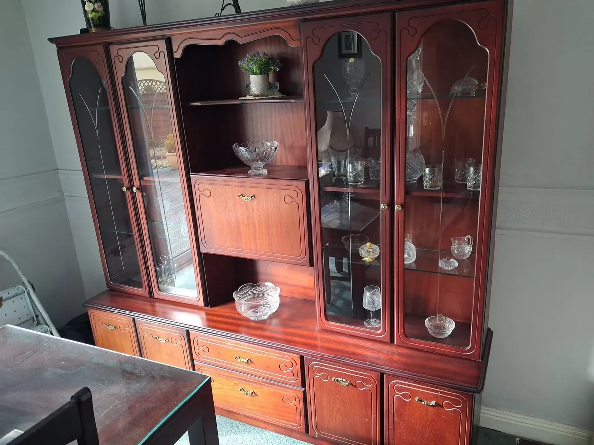 Dining display and cabinet unit - Image 3