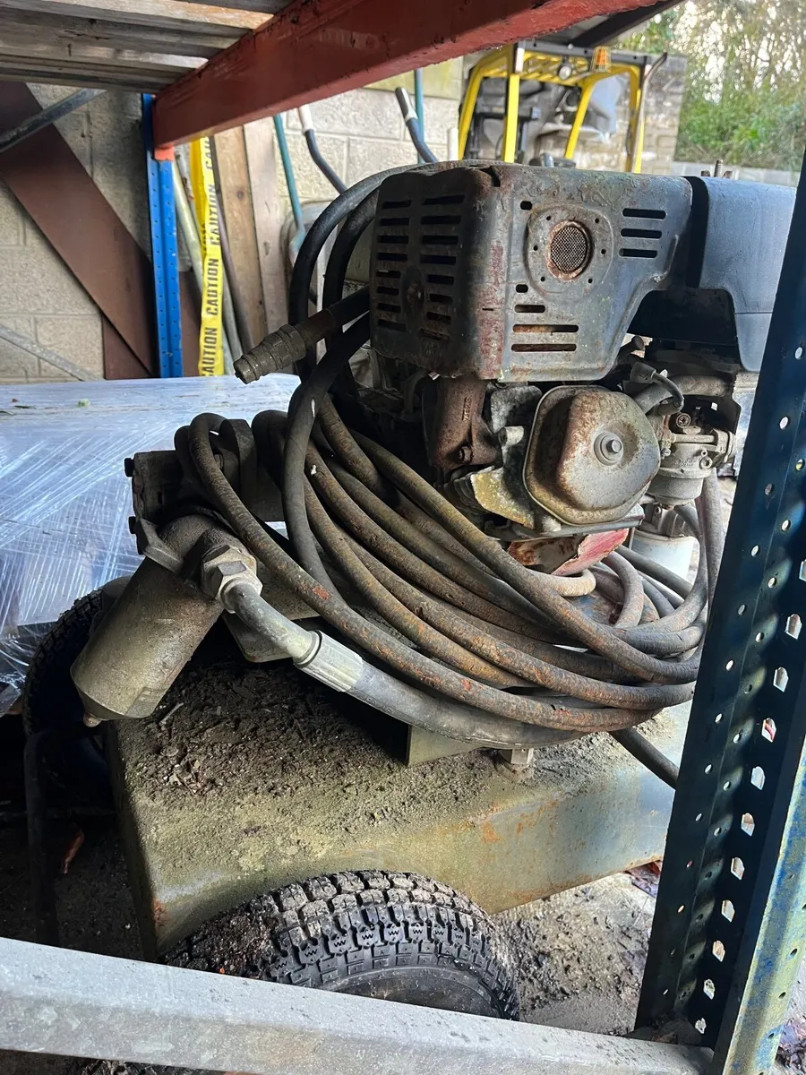 Stone gillitne for chopping stone - Image 1