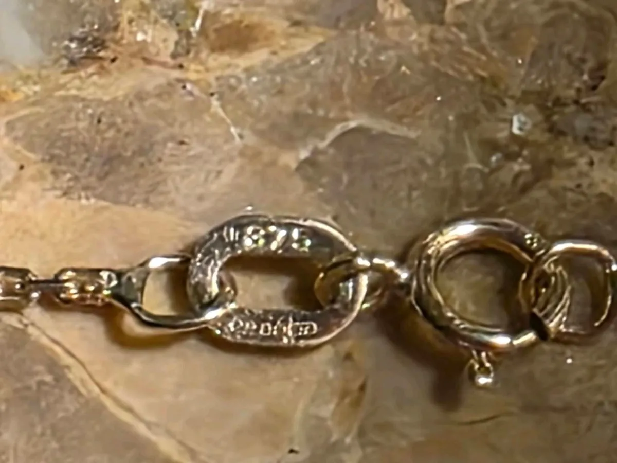 VINTAGE, OUR LADY,S MEDAL, 9CT Gold Necklace ! - Image 2