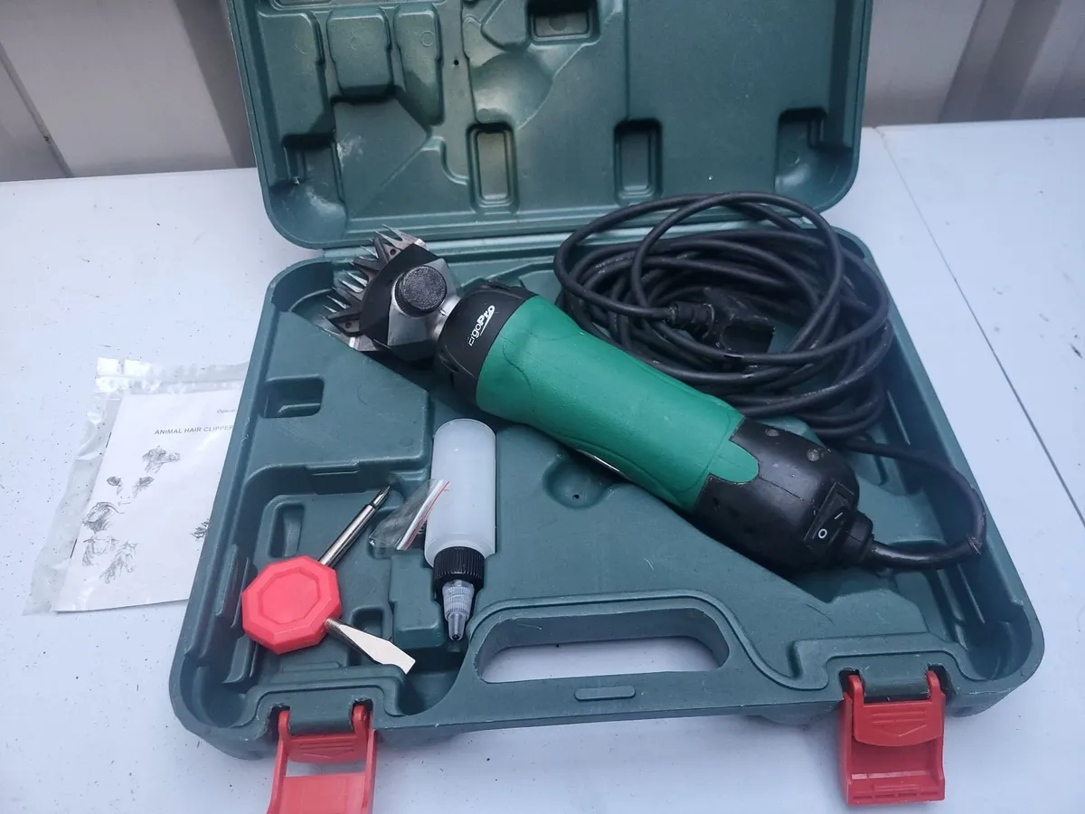 Cattle Equipment - Image 2