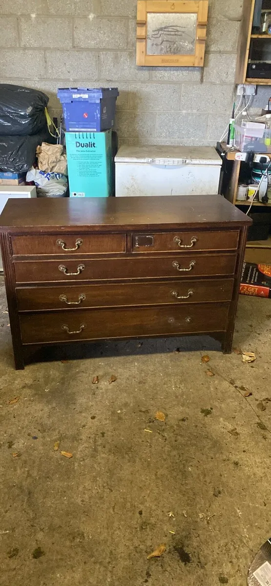 Chest of drawers and side table - Image 1