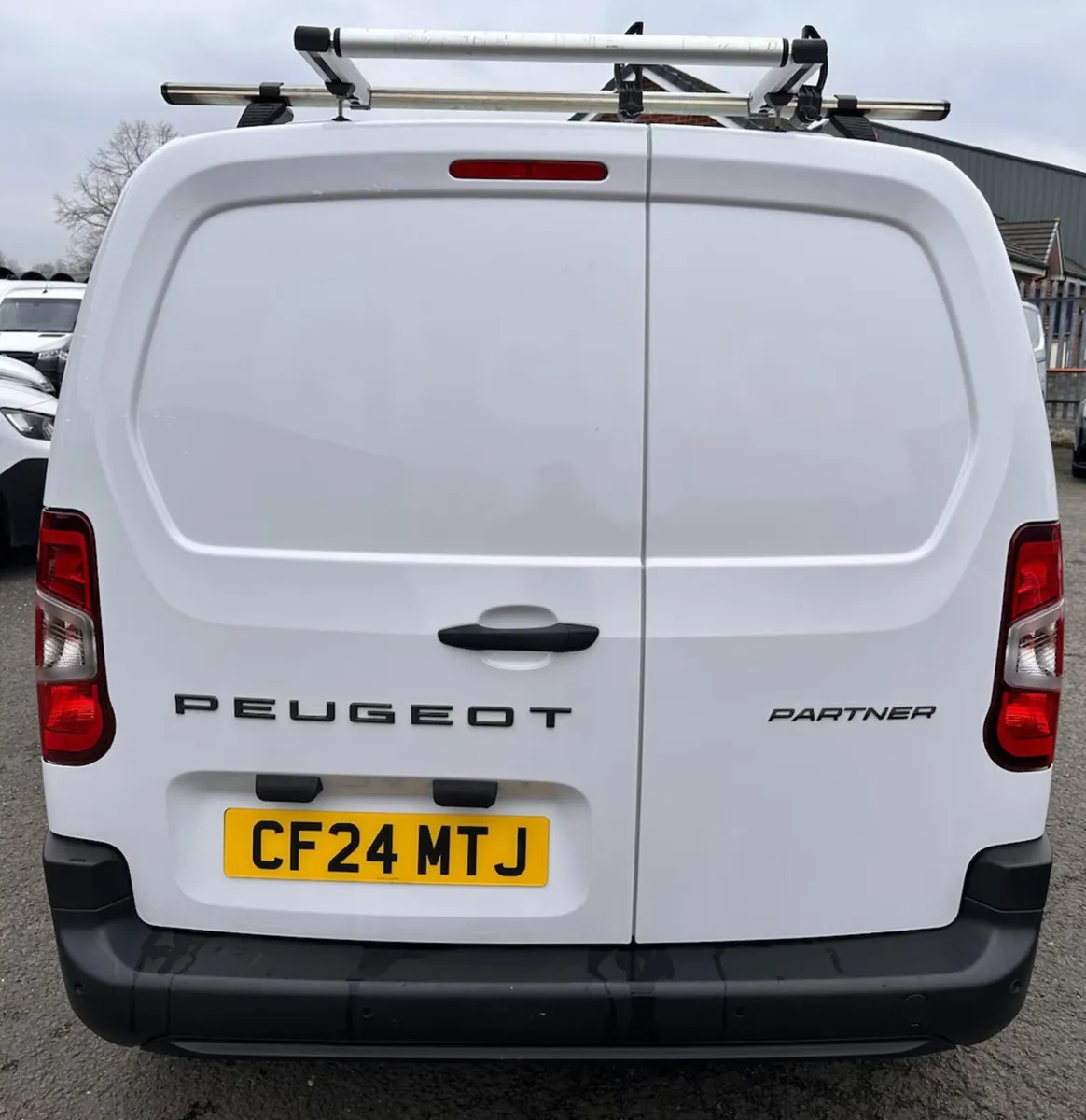 2024 Peugeot Partner Small Panel Van - Image 3