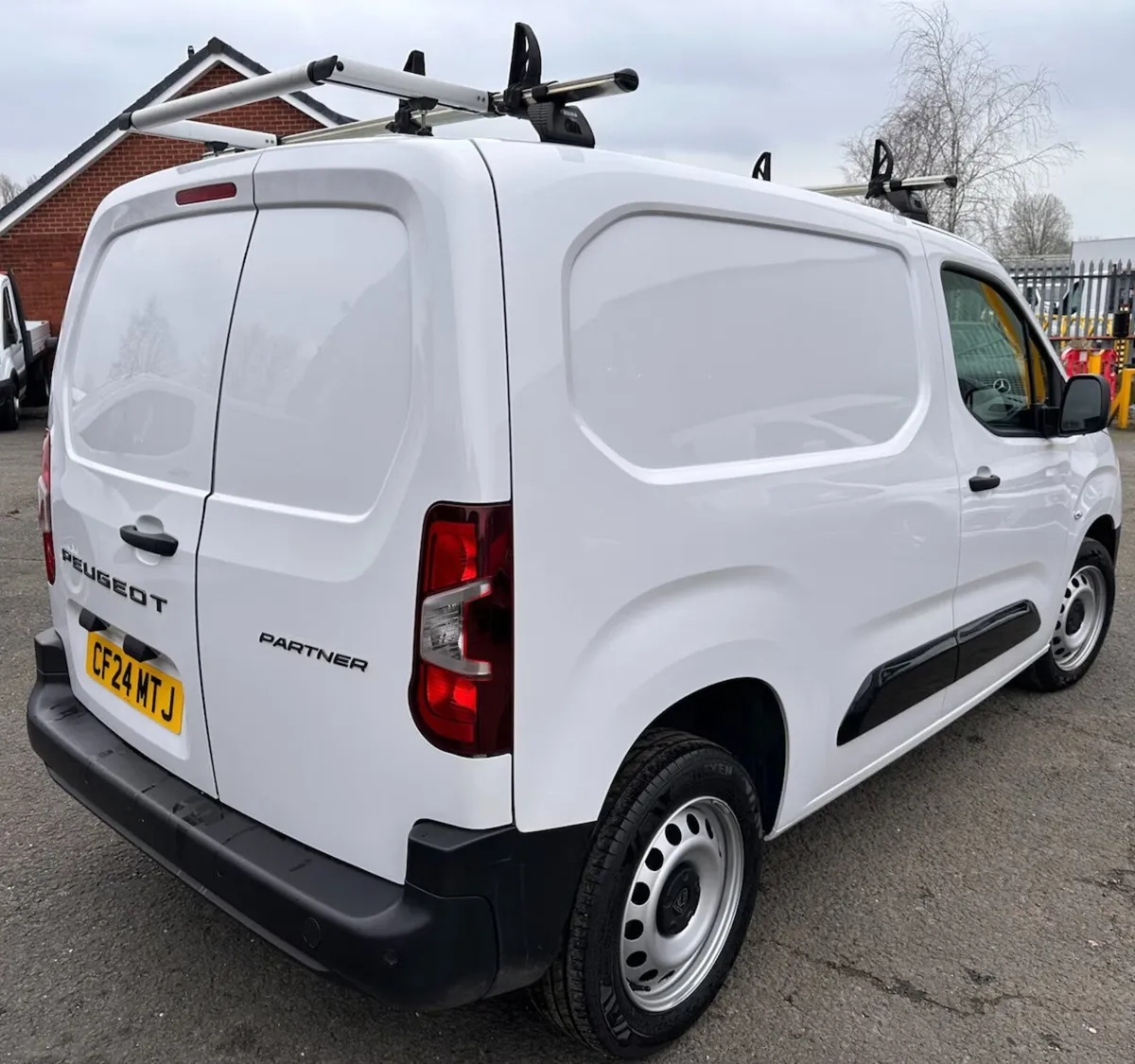 2024 Peugeot Partner Small Panel Van - Image 4