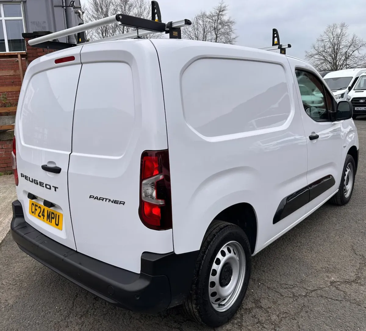 2024 Peugeot Partner Small Panel Van - Image 2