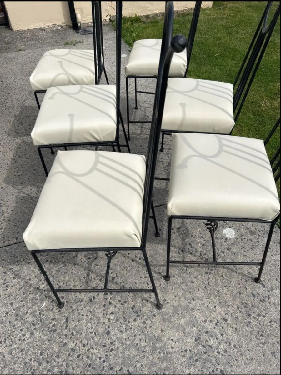 6 leather seats - Image 1