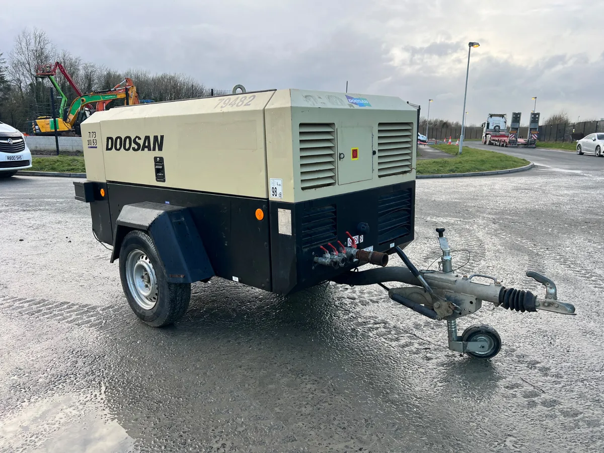 Doosan 7/73 260CFM Air Compressor - Image 4