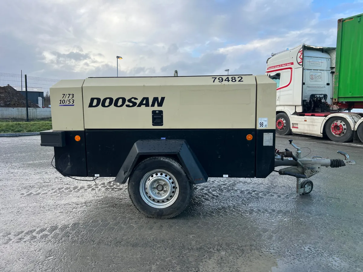 Doosan 7/73 260CFM Air Compressor - Image 2