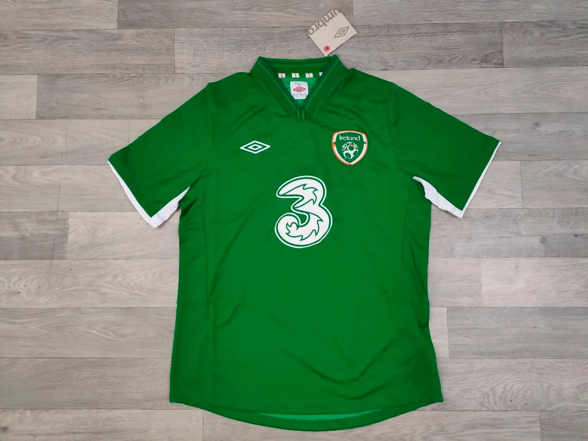 NEW Umbro Ireland Home Jersey Shirt Men's  M/L - Image 1