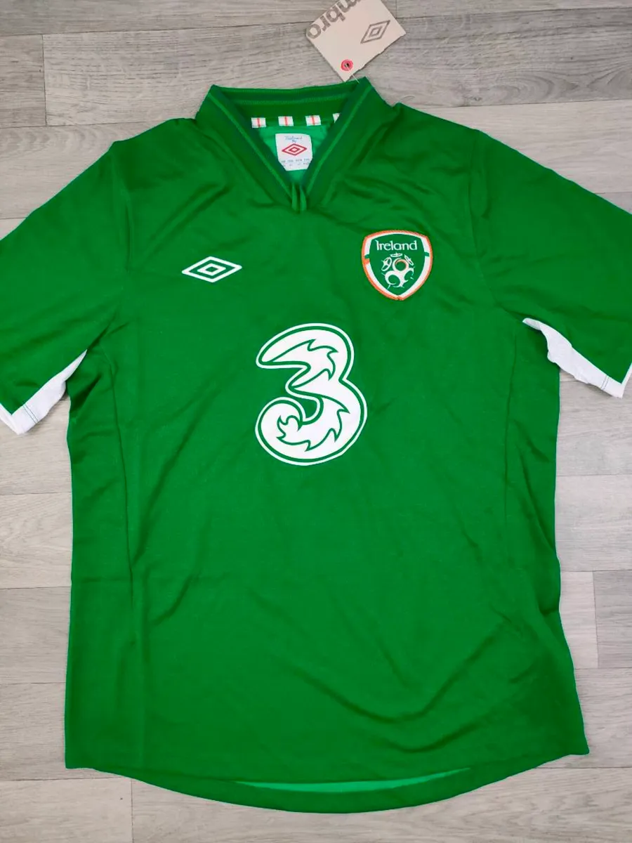 NEW Umbro Ireland Home Jersey Shirt Men's  M/L - Image 2