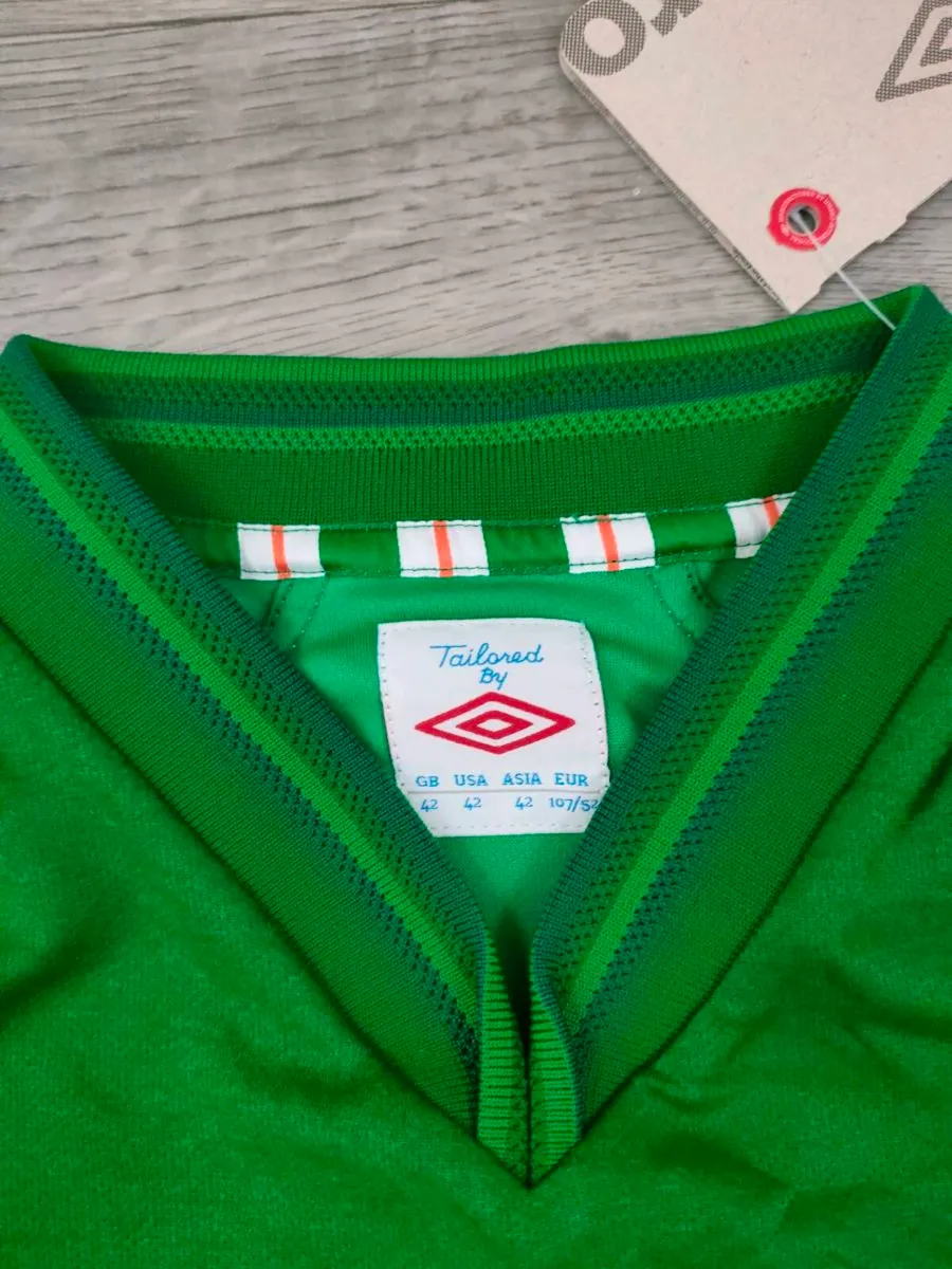 NEW Umbro Ireland Home Jersey Shirt Men's  M/L - Image 4