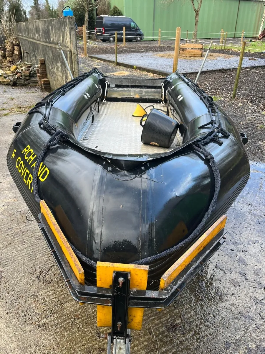 Inflatable boat - Image 3