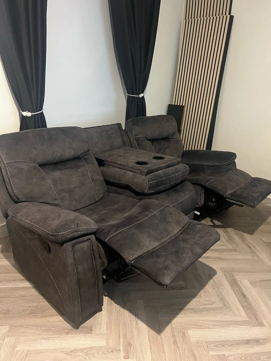 3-Seater recliner & 1-Seater Sofa - Image 3